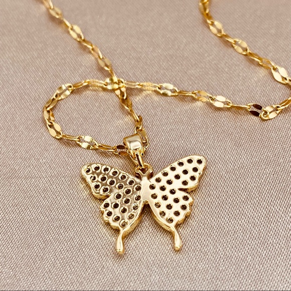 18K Gold CZ Butterfly Lip Chain Necklace - Picture 3 of 7